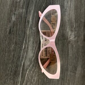 Received them as a gift a couple of weeks ago but don’t like how they look on me